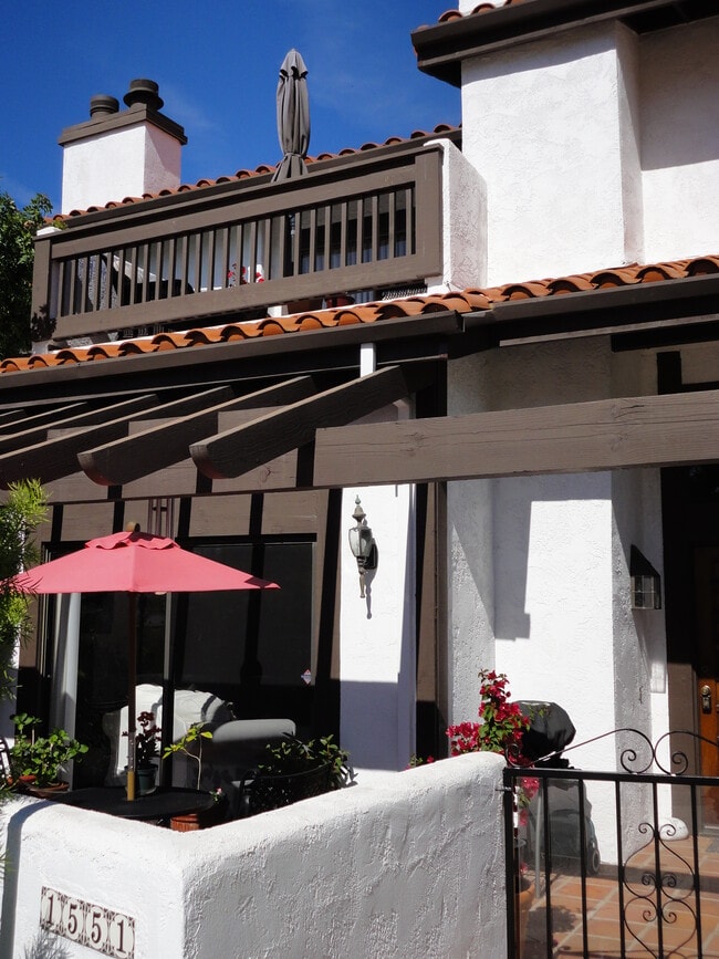 property at 1551 Palisades Dr