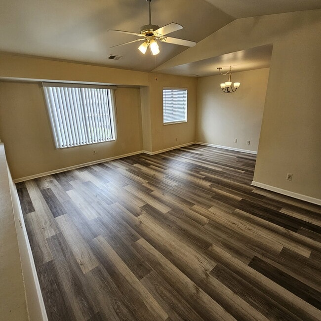 30719 Hidden Pines Ln in Roseville, MI - Building Photo - Building Photo