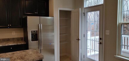 710 River Crest Way in Fredericksburg, VA - Building Photo - Building Photo