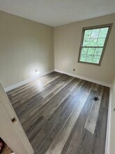 577 Pine Line Dr in Pittsburgh, PA - Building Photo - Building Photo