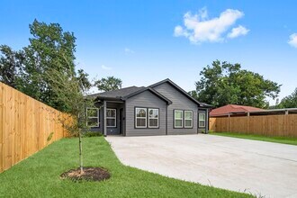 5025 Rapido Rd in Houston, TX - Building Photo - Building Photo