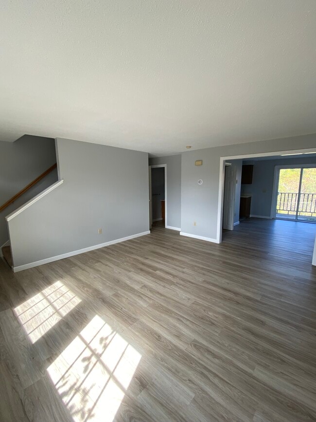 Old County Estates in Hampden, ME - Foto de edificio - Building Photo