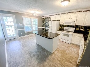 616 Amberdale W Cir in Lumberton, NC - Building Photo - Building Photo