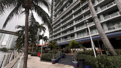 690 SW 1st Ct, Unit 2508 in Miami, FL - Foto de edificio - Building Photo