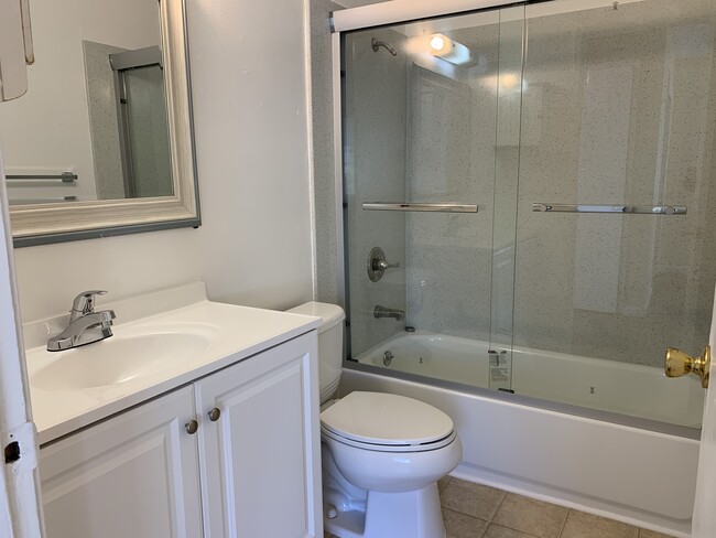 1355 Calle Oriente, Unit Calle Oriente #4