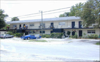 909 E Lotus Ave Apartments