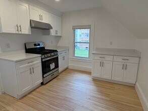 9 Knapp St, Unit 3 in Somerville, MA - Building Photo - Building Photo