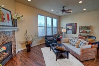 7402-7409 Coronado Way in Dallas, TX - Building Photo - Other