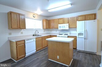 4 Ridge Rd SE in Washington, DC - Building Photo - Building Photo