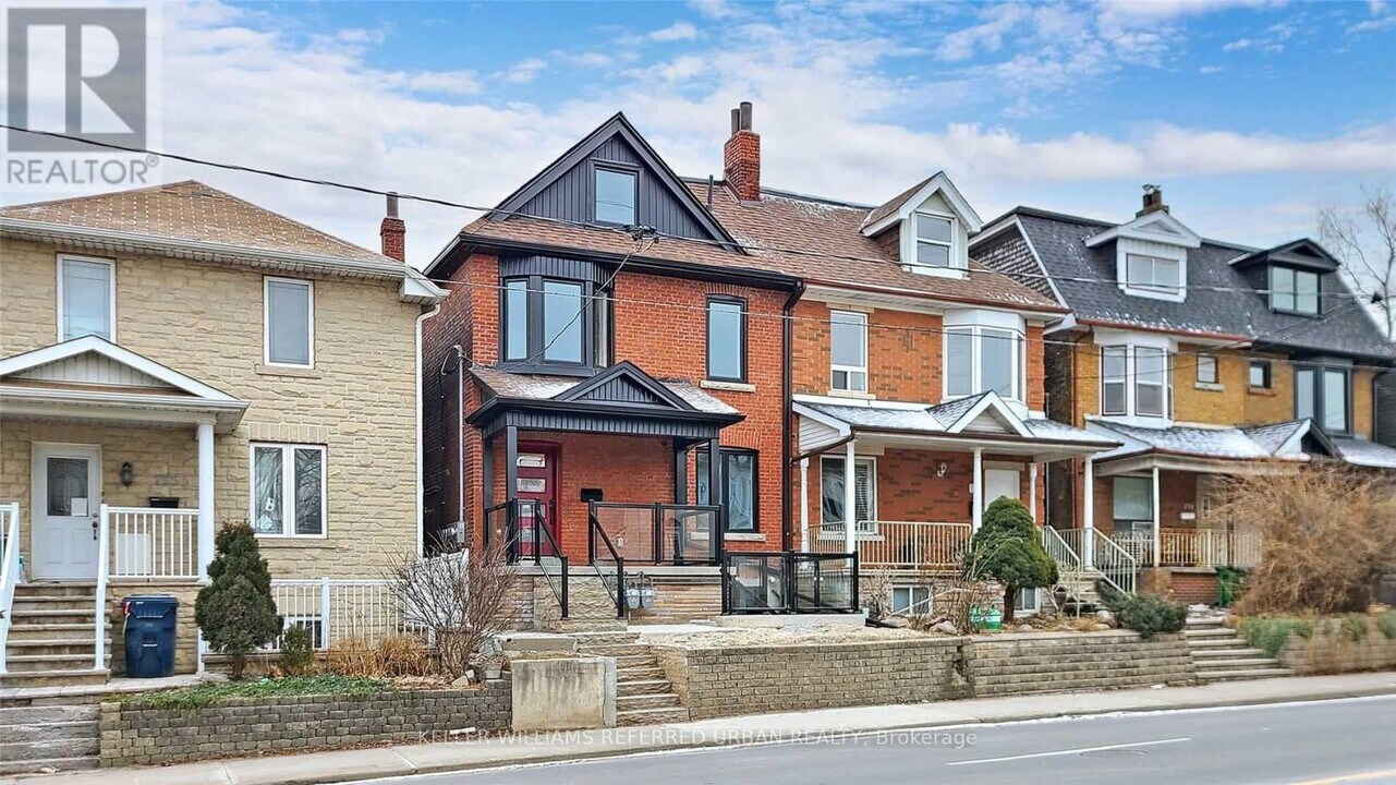 783-783 Dufferin St in Toronto, ON - Building Photo