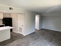 The Vibe @ 8035 photo'