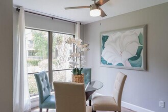 77 Lighthouse Rd in Hilton Head Island, SC - Building Photo - Building Photo