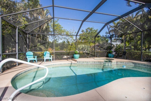 41 1st St in Bonita Springs, FL - Foto de edificio