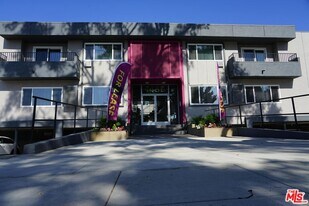 1455 S Wooster St in Los Angeles, CA - Building Photo