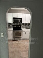 407 SE 3rd Ave in Hallandale Beach, FL - Building Photo - Building Photo