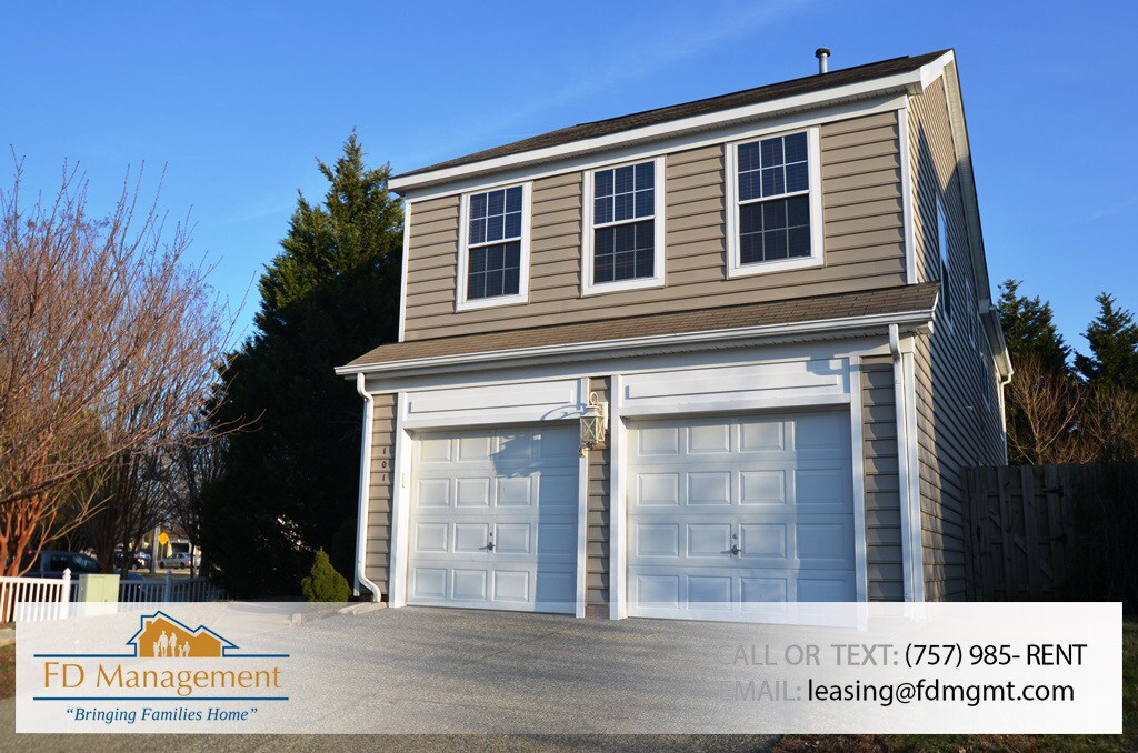 101 Dorothy Dr in Yorktown, VA - Building Photo