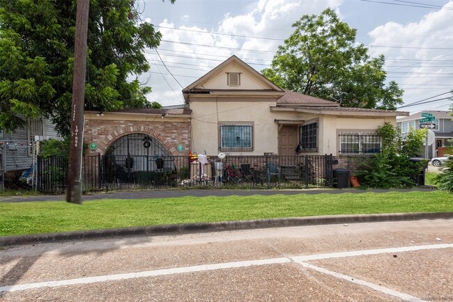 property at 1614 Ryon St