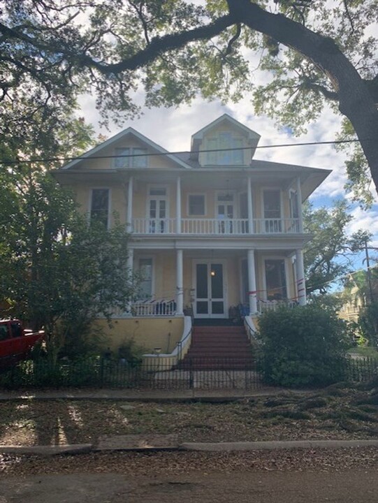 1636 Peniston St in New Orleans, LA - Foto de edificio