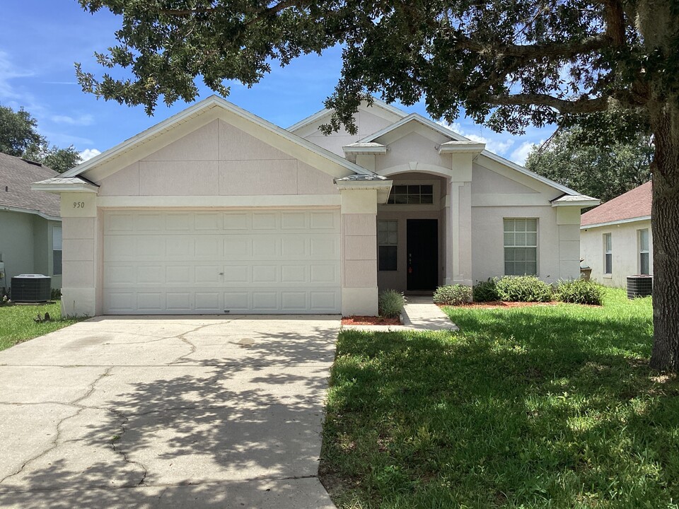 950 Woodsong Way in Clermont, FL - Building Photo