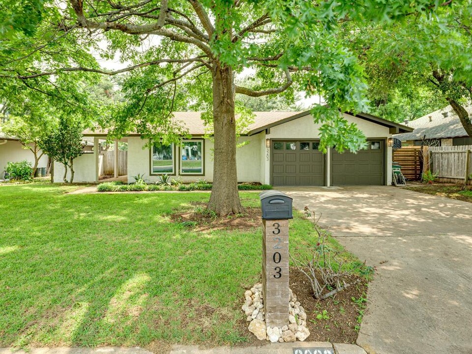 3203 Foster Ln in Austin, TX - Building Photo