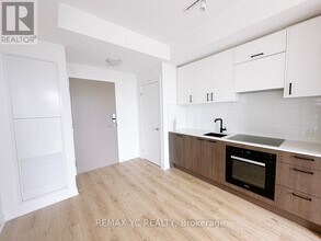 5 Quarrington Lane in Toronto, ON - Building Photo - Building Photo