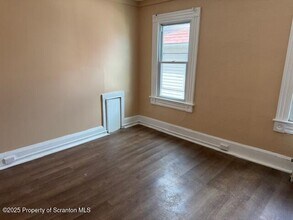 1008 Fisk St in Scranton, PA - Building Photo - Building Photo