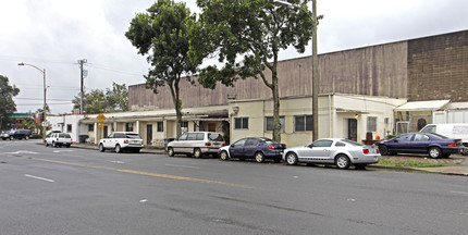 207 N Cane St in Wahiawa, HI - Foto de edificio - Building Photo