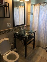 22 Pleasant St, Unit 1 in Boston, MA - Foto de edificio - Building Photo