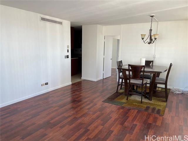 2465 Ala Wai Blvd in Honolulu, HI - Building Photo - Building Photo