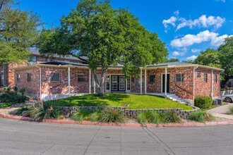 The Estates at Ridglea Hills in Fort Worth, TX - Building Photo - Building Photo