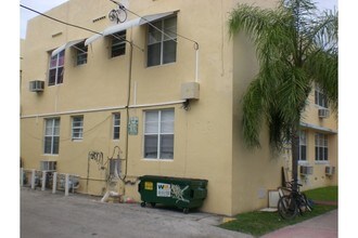 701 10th St in Miami Beach, FL - Foto de edificio - Building Photo