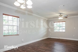 1579 NE 182nd St in North Miami Beach, FL - Building Photo - Building Photo