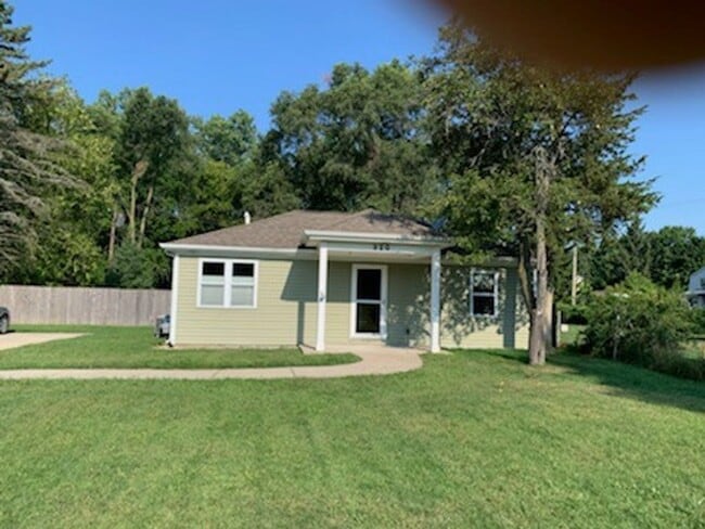 320 Bush St in Howell, MI - Building Photo - Building Photo