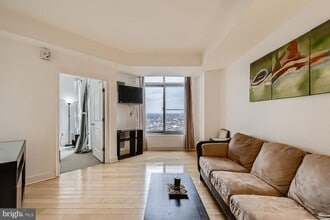 675 S President St in Baltimore, MD - Building Photo - Building Photo