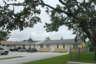 6069 SW 35th St in Miramar, FL - Building Photo - Building Photo