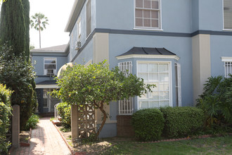 445 N Doheny Dr in Beverly Hills, CA - Building Photo - Building Photo