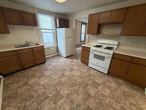 2149 E Washington Ave, Unit #1 in Madison, WI - Building Photo - Building Photo