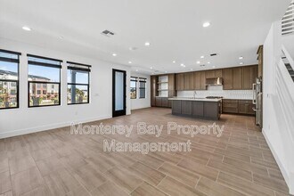 108 8th St in Marina, CA - Building Photo - Building Photo