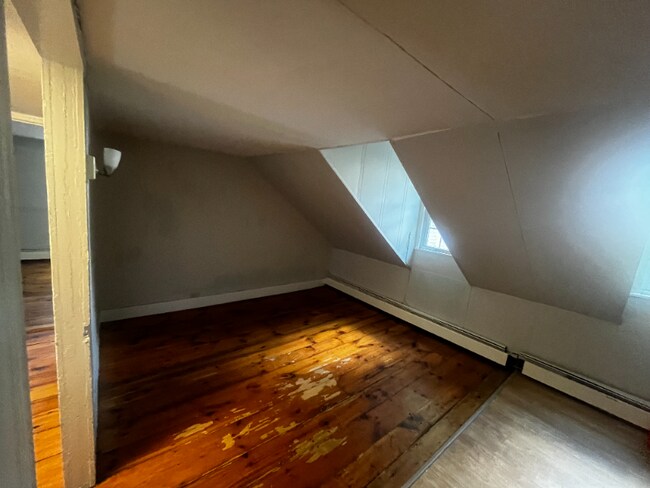 19 Exeter Rd in Newmarket, NH - Building Photo - Building Photo