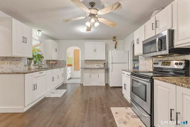 668 Ellington Rd in South Windsor, CT - Building Photo - Building Photo