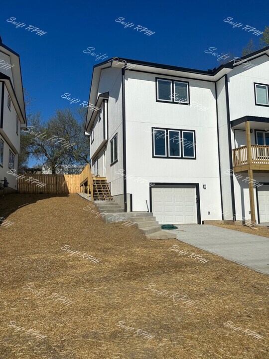 701 N 2nd St in Leavenworth, KS - Building Photo
