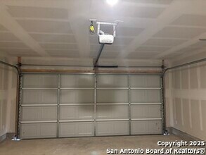 757 Tower Hill Vw in New Braunfels, TX - Foto de edificio - Building Photo