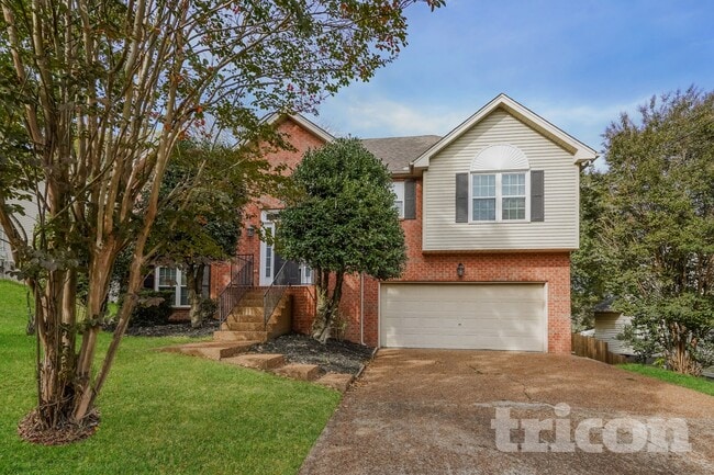 property at 3204 W Yorkshire Ct