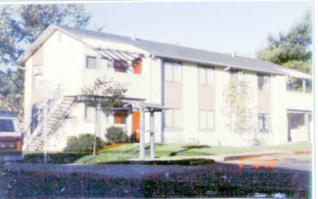 Tyrrell Terrace in Hayward, CA - Building Photo - Building Photo