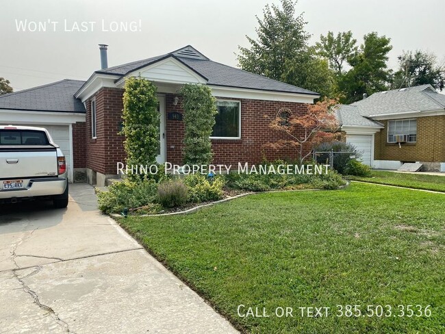 property at 943 W Briarcliff Ave