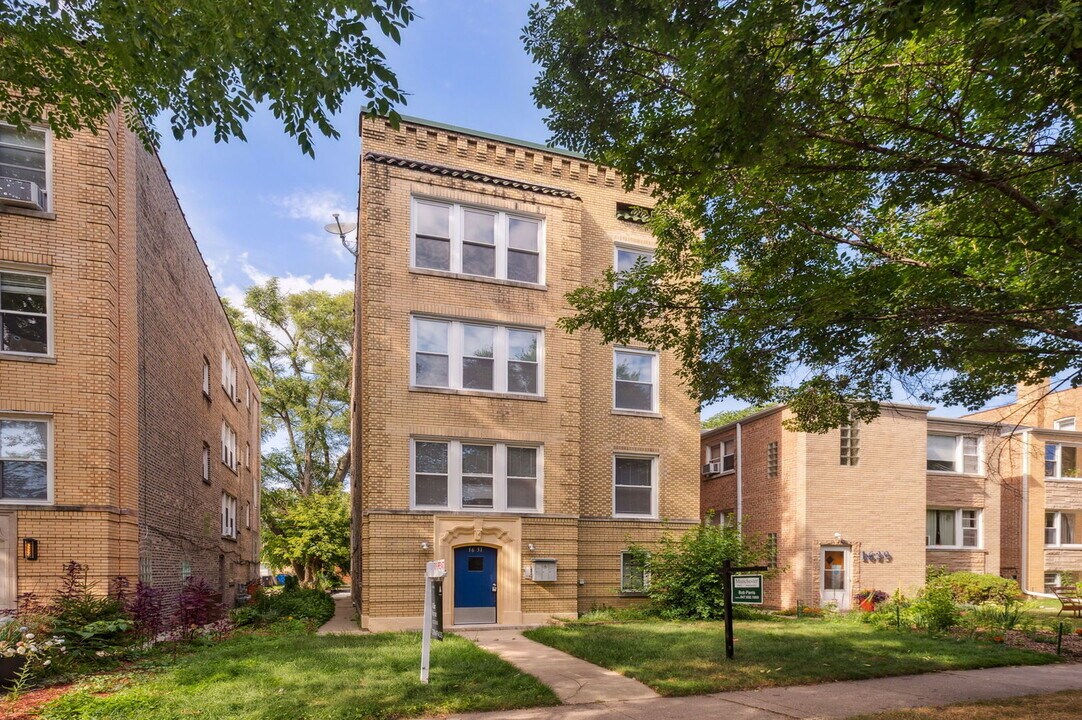1631 Monroe St in Evanston, IL - Building Photo