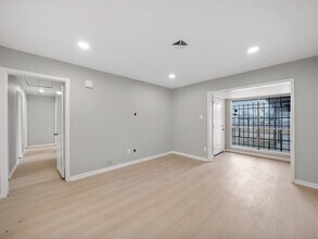 9347 Clearway Dr in Houston, TX - Building Photo - Building Photo