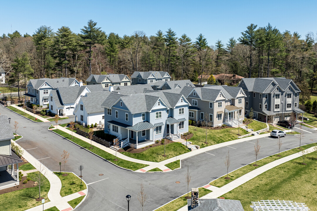 Fieldstone Way in Wellesley, MA - Building Photo