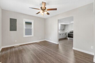 2100 N Nettleton Ave in Springfield, MO - Building Photo - Building Photo