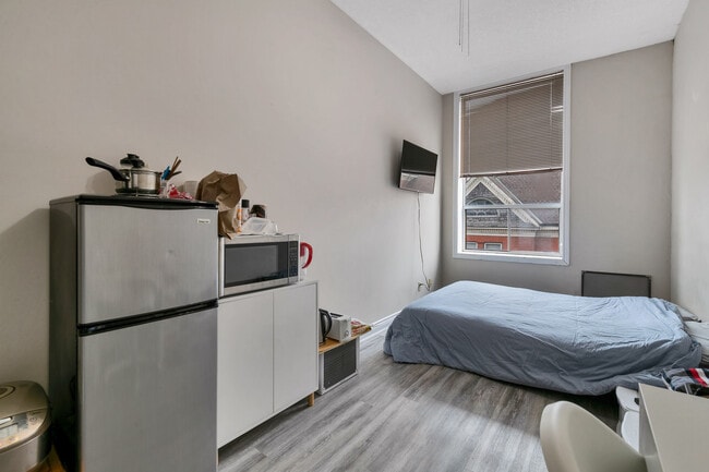 38 Ainslie St N in Cambridge, ON - Building Photo - Building Photo